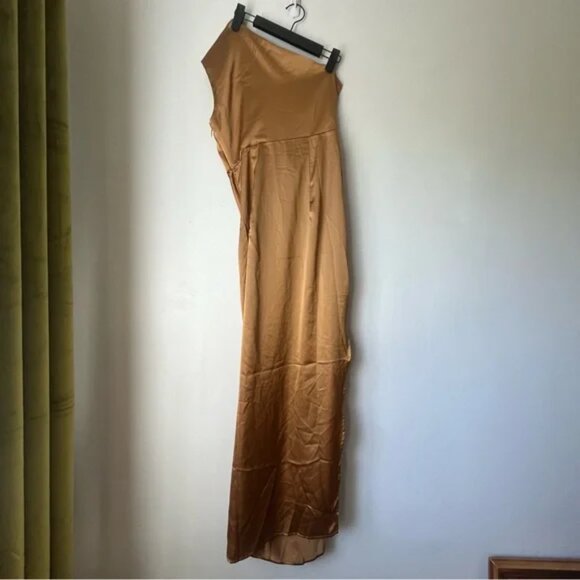 Petal & Pup Gold One Shoulder Dress - Picture 11 of 15